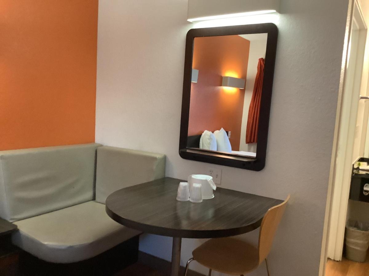 Carlsbad Village Inn Extérieur photo